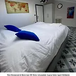 아파트 Mavi Restaurant & 3