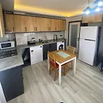 Mavi Restaurant & 3 아파트