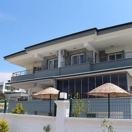 Mavi Restaurant & 3 *